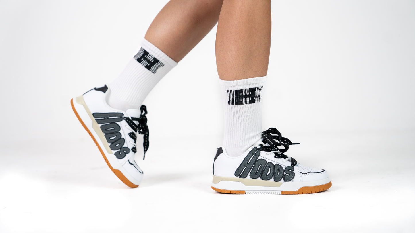 Hoods statement white - on feet size 5